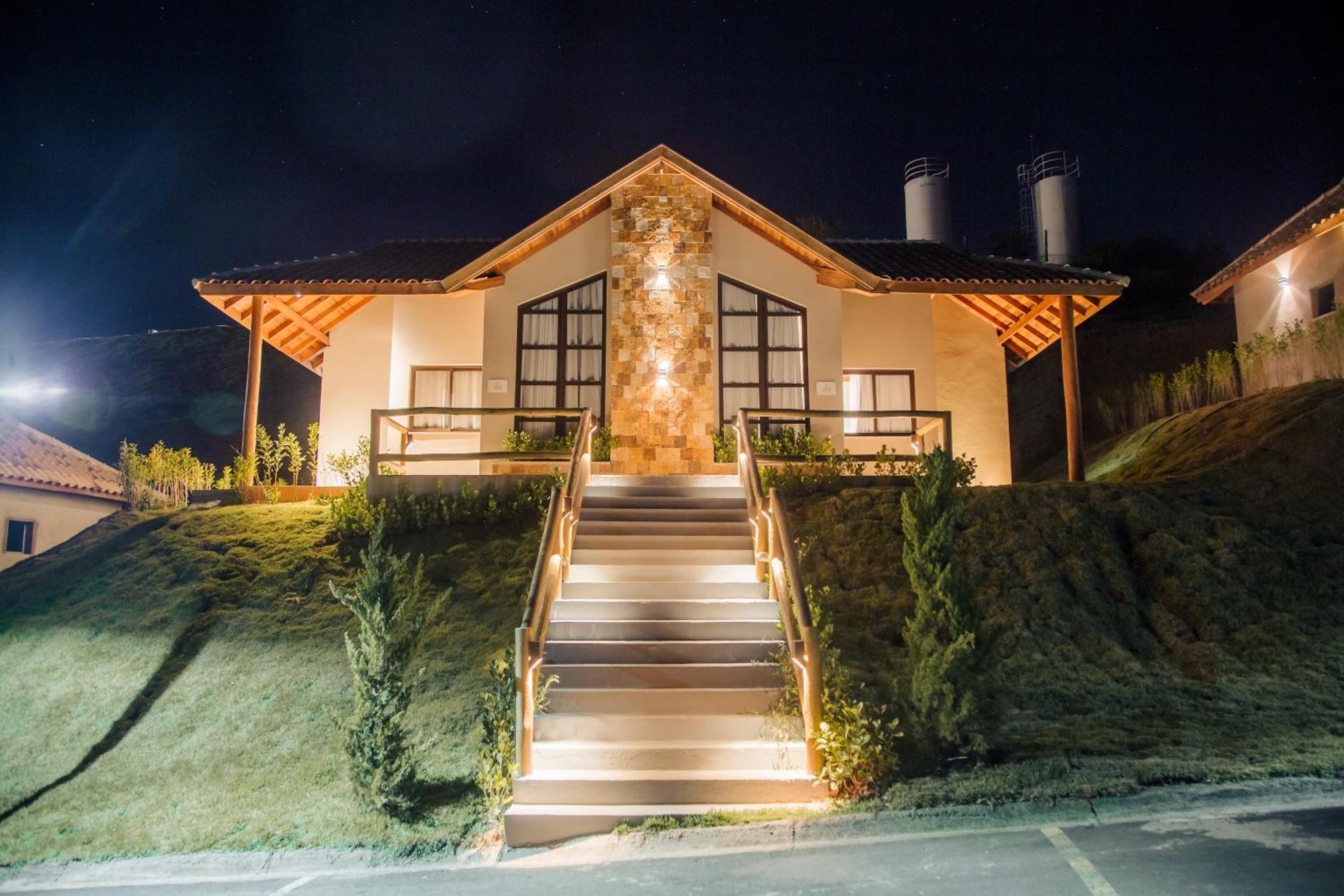 Hotel Chales Capitanias Águas de Lindóia Exterior foto